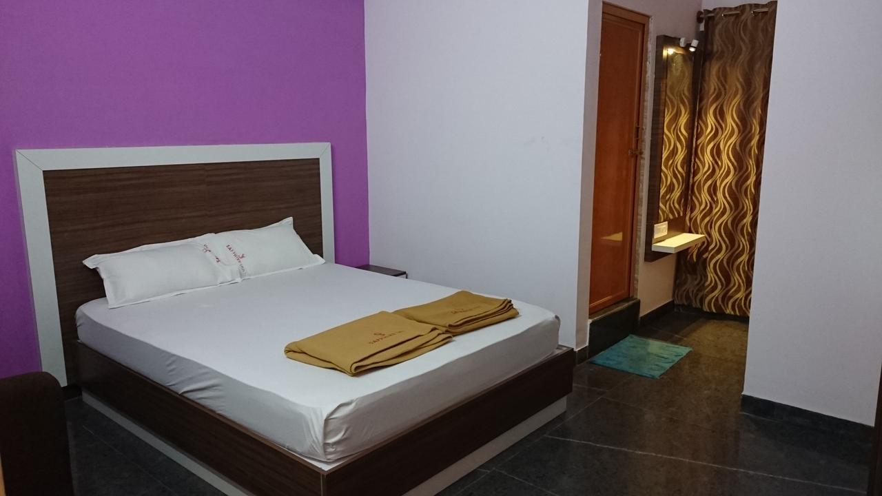 Sapphire Inn Бангалор Экстерьер фото