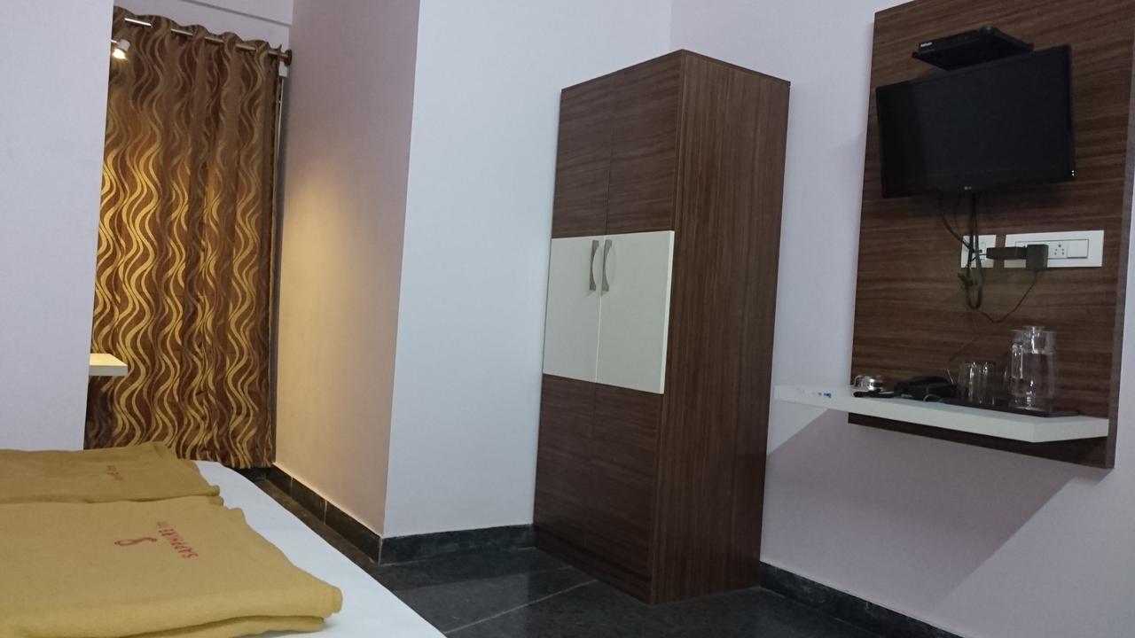 Sapphire Inn Бангалор Экстерьер фото