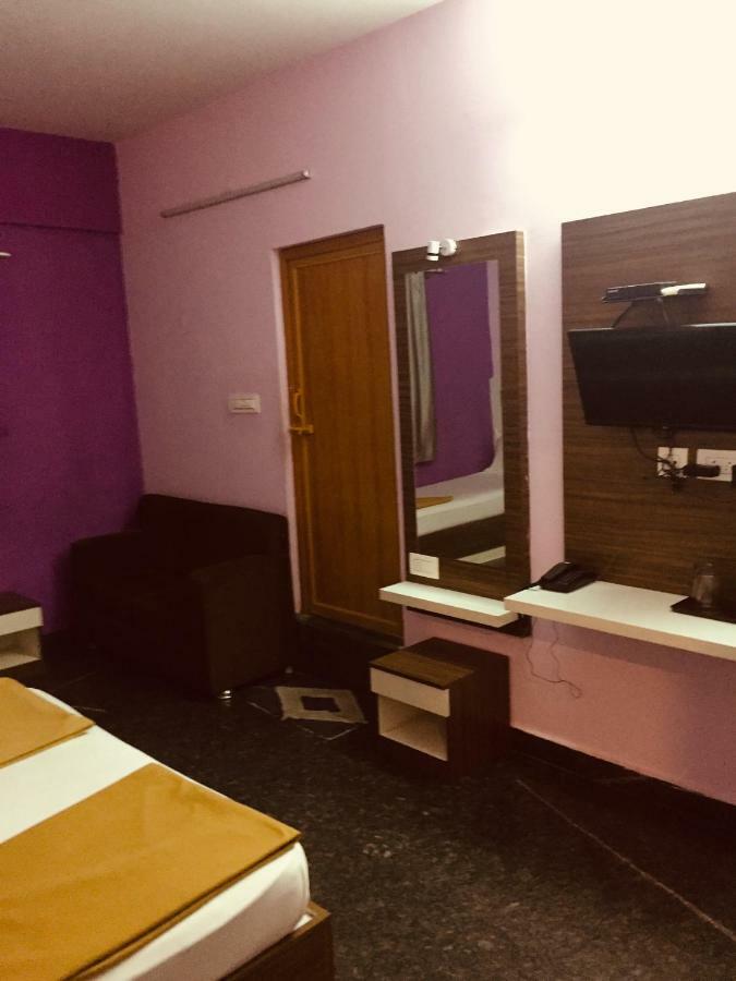 Sapphire Inn Бангалор Экстерьер фото
