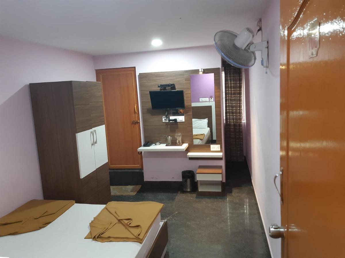 Sapphire Inn Бангалор Экстерьер фото