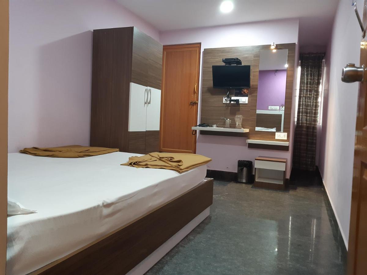 Sapphire Inn Бангалор Экстерьер фото